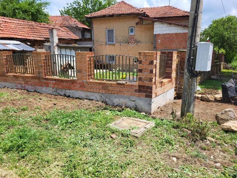 Продава КЪЩА, с. Лисец, област Ловеч