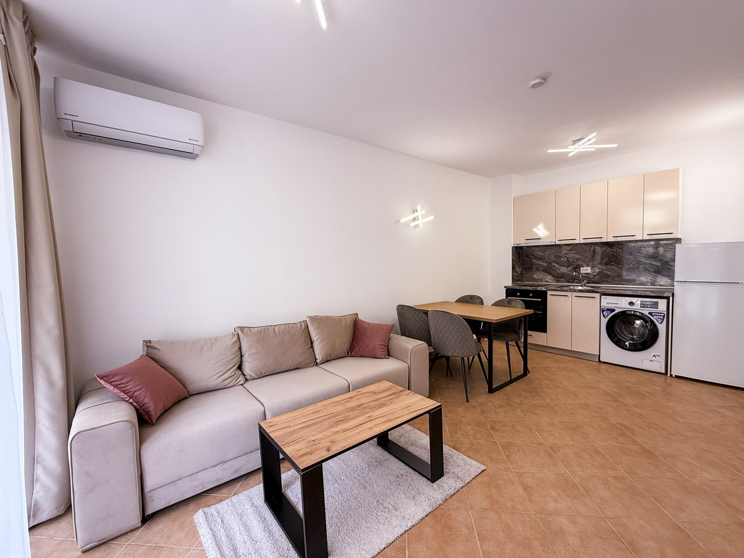 Продава 2-СТАЕН, к.к. Слънчев бряг, област Бургас