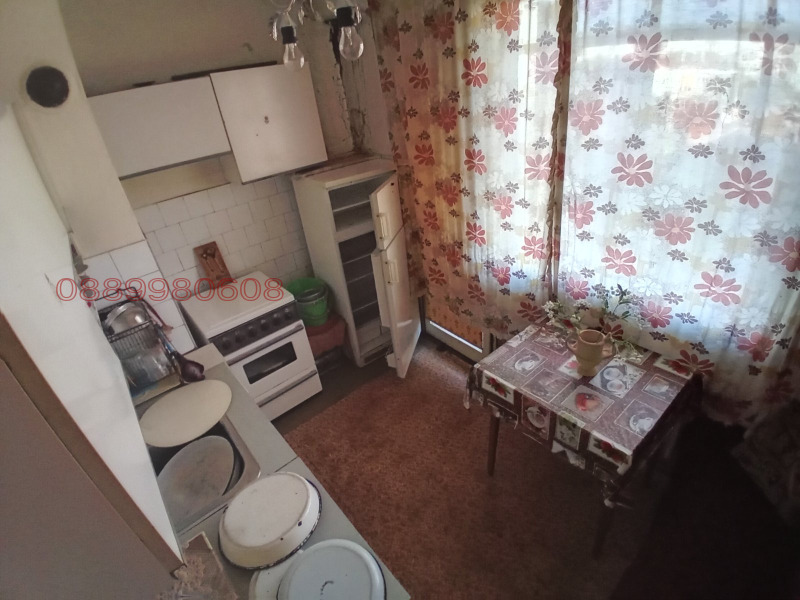 Продава  2-стаен град Ловеч , Широк център , 63 кв.м | 59340250 - изображение [2]