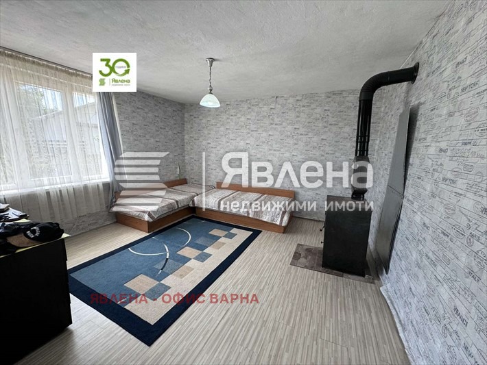 Продава КЪЩА, с. Долище, област Варна, снимка 2 - Къщи - 47961215