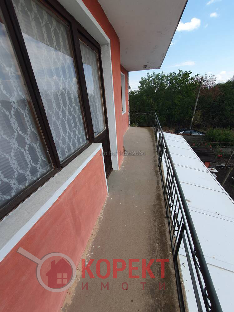 Продава КЪЩА, с. Ловец, област Стара Загора, снимка 4 - Къщи - 51672343