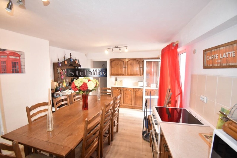 Продава КЪЩА, гр. Балчик, област Добрич, снимка 3 - Къщи - 52649768