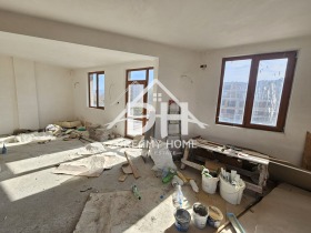 1 chambre Vazrojdentsi, Kardjali 2