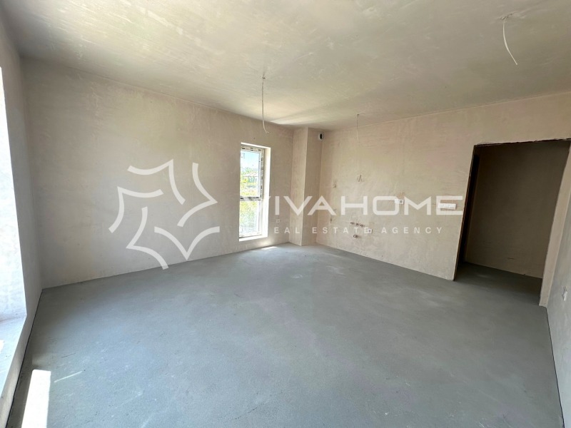 Продава  2-стаен град Варна , к.к. Св.Св. Константин и Елена , 70 кв.м | 83097150 - изображение [2]