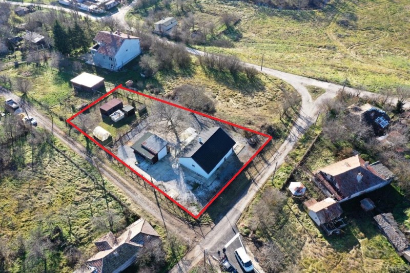 Продава КЪЩА, с. Ново Ботево, област Добрич