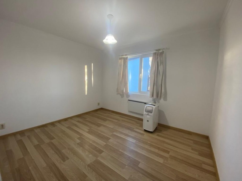 Продава КЪЩА, с. Ново Ботево, област Добрич, снимка 7 - Къщи - 52779405