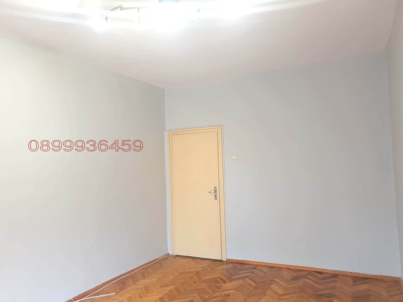 Продава МНОГОСТАЕН, гр. Шумен, 2-ри корпус, снимка 2 - Апартаменти - 52784503