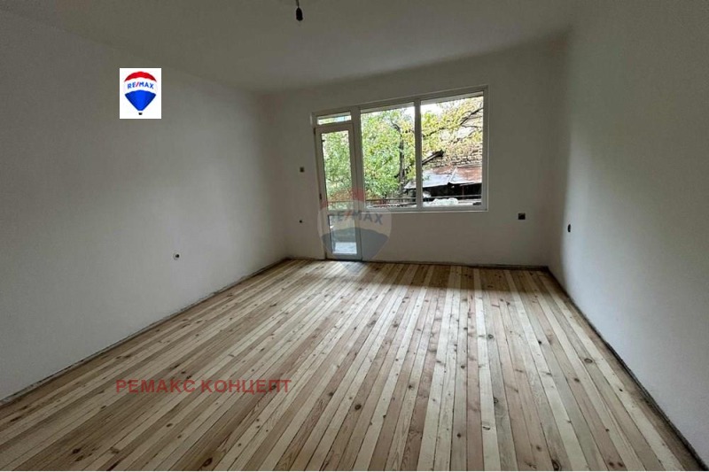 Продава 3-СТАЕН, град Шумен, Дивизионна болница • 224900 лв. / 114989.54 € • 75135902 1