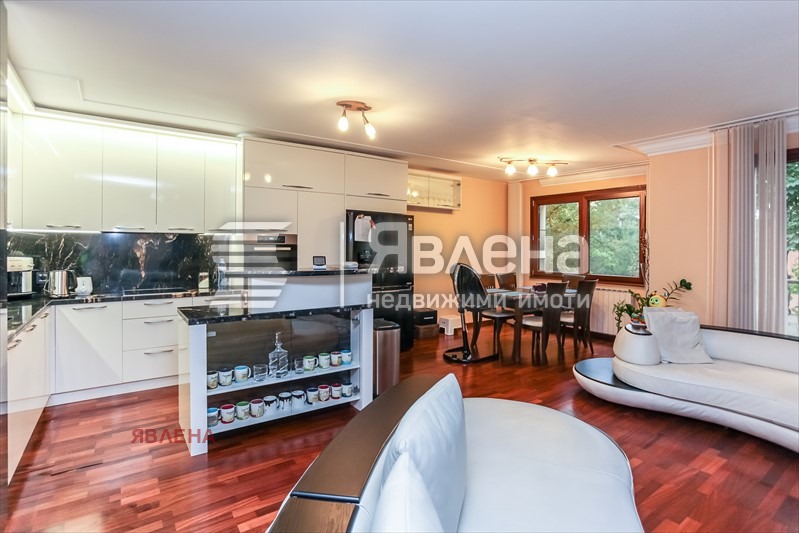 Продава 4-СТАЕН, град София, Изток • 780000 € / 1525547.40 лв. • 90825453 1