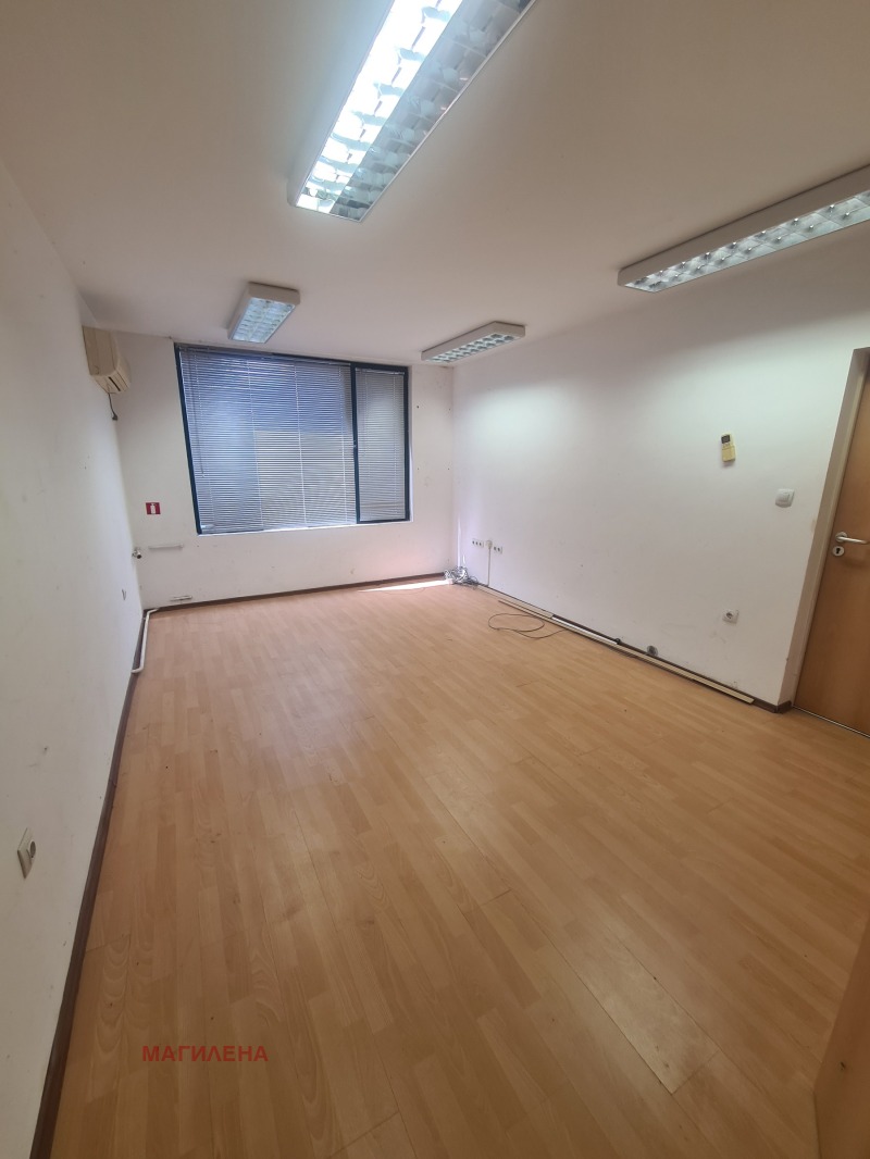 Na sprzedaż  Biuro Plowdiw , Gagarin , 117 mkw | 39749921 - obraz [4]