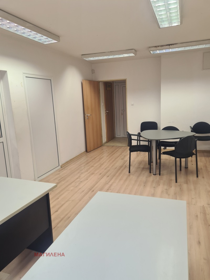 Na sprzedaż  Biuro Plowdiw , Gagarin , 117 mkw | 39749921 - obraz [2]