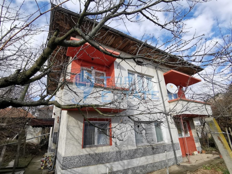Продава  Къща област Велико Търново , гр. Стражица , 207 кв.м | 97501882