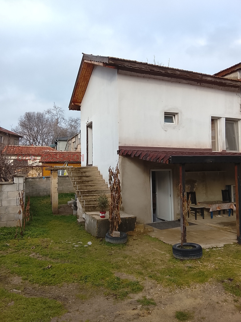 Продава КЪЩА, гр. Провадия, област Варна, снимка 2 - Къщи - 53499598