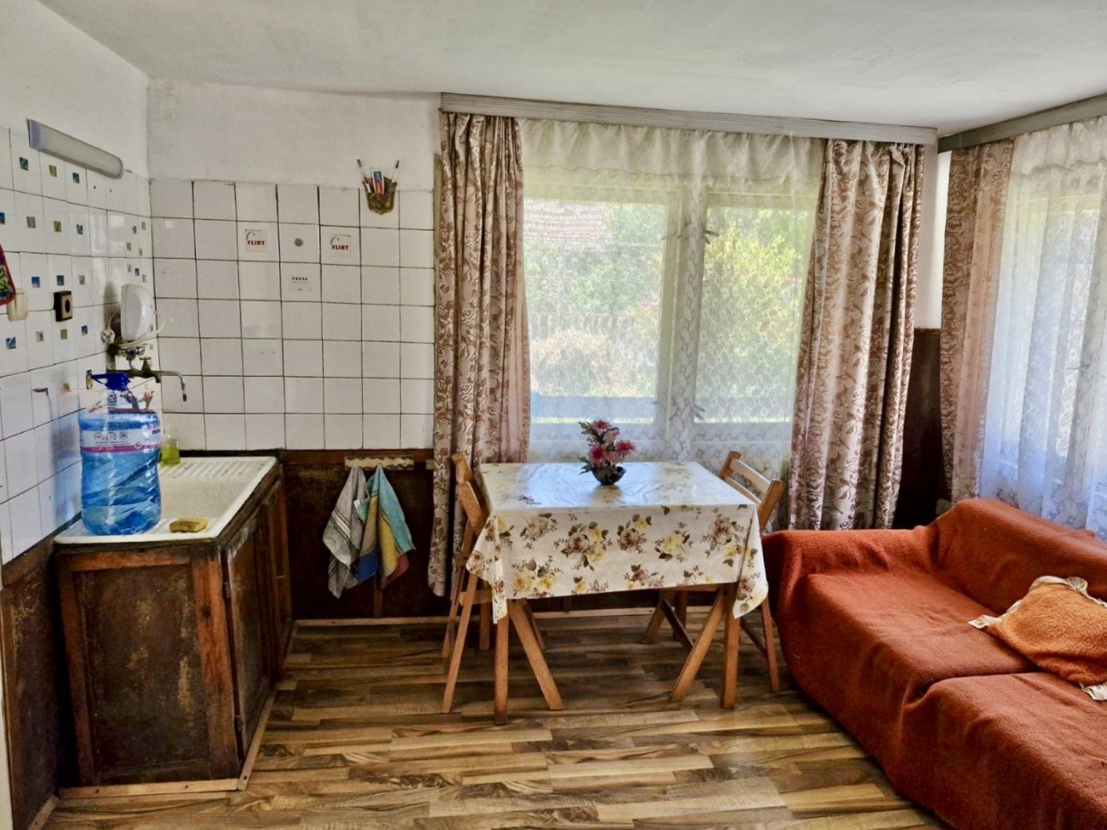 Продава КЪЩА, гр. София, с. Волуяк, снимка 4 - Къщи - 54710166