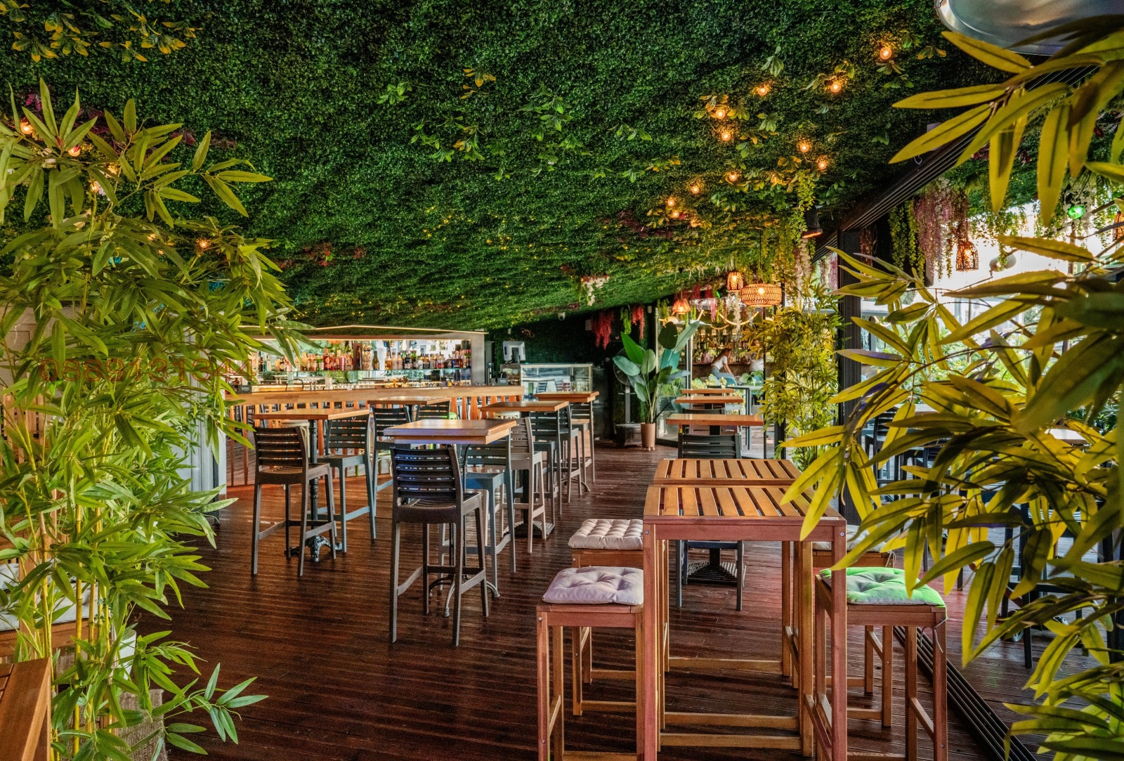 Продава ЗАВЕДЕНИЕ, гр. София, Център, снимка 2 - Заведения - 53730684