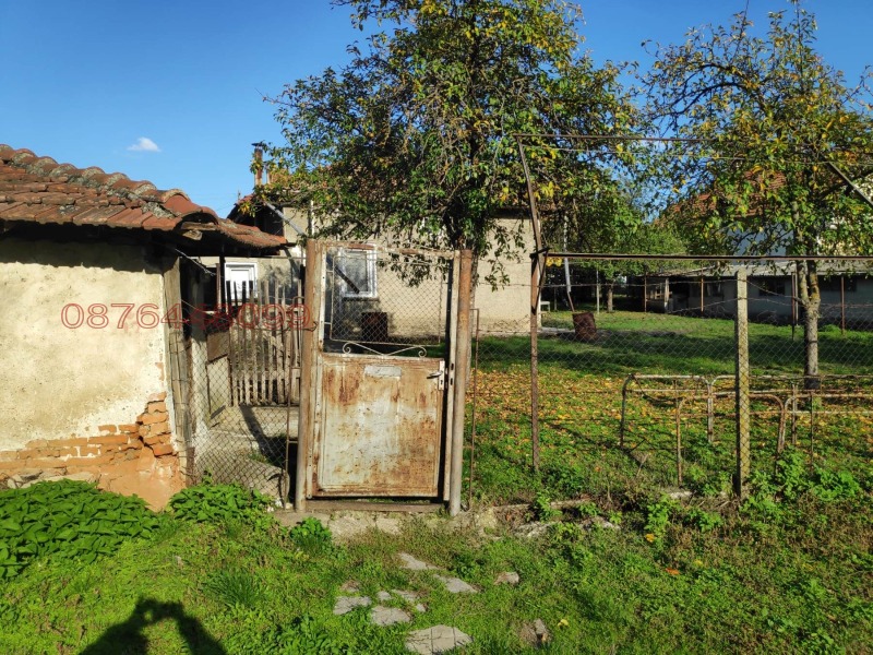 Продава КЪЩА, гр. Исперих, област Разград, снимка 14 - Къщи - 52781539