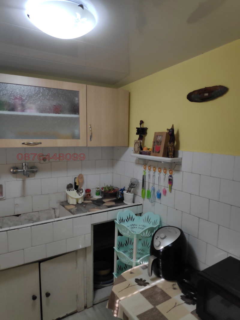 Продава КЪЩА, гр. Исперих, област Разград, снимка 8 - Къщи - 52781539