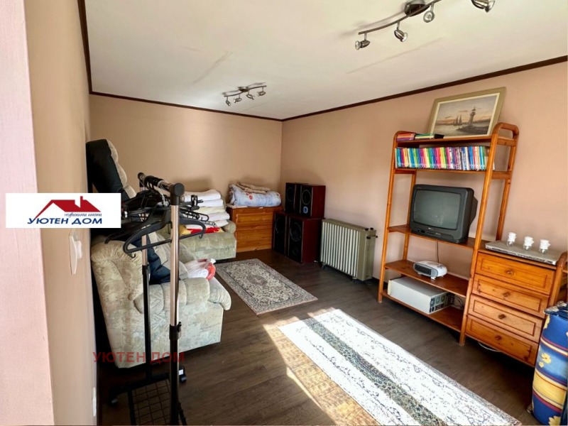 Продава КЪЩА, с. Веселиново, област Шумен, снимка 7 - Къщи - 52223654