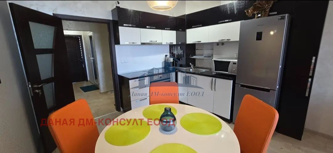 Продава 2-СТАЕН, гр. Шумен, Пазара, снимка 3 - Апартаменти - 54141250