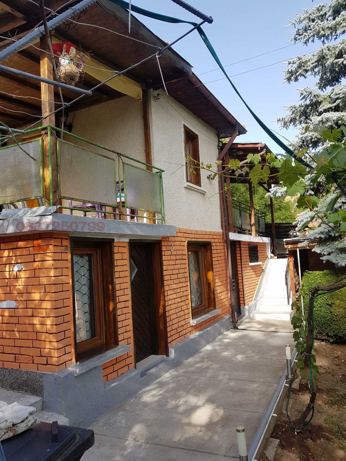 Продава КЪЩА, с. Несла, област София област