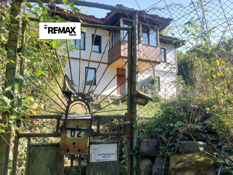 Продава КЪЩА, с. Стоките, област Габрово, снимка 2 - Къщи - 52746164