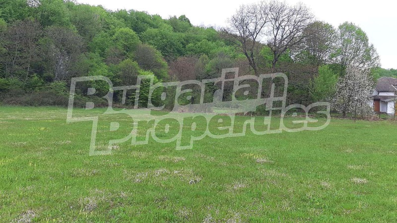 Продава ПАРЦЕЛ в област Ловеч, гр. Априлци - 4091 кв.м / 81 820 € » 160 026.01 лв., БЪЛГЕРИАН ПРОПЕРТИС