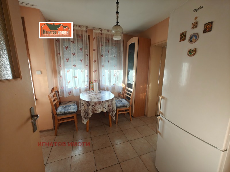 Продава  3-стаен град Пазарджик , Център , 99 кв.м | 60329296