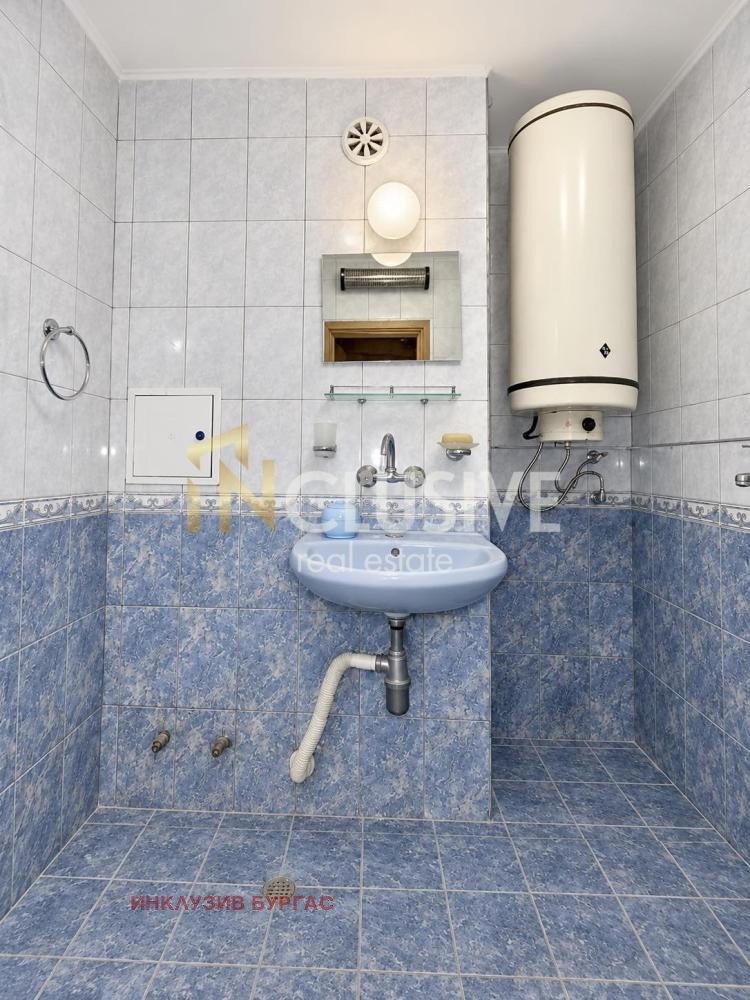 Продава 4-СТАЕН, гр. Бургас, Възраждане, снимка 8 - Апартаменти - 55986576