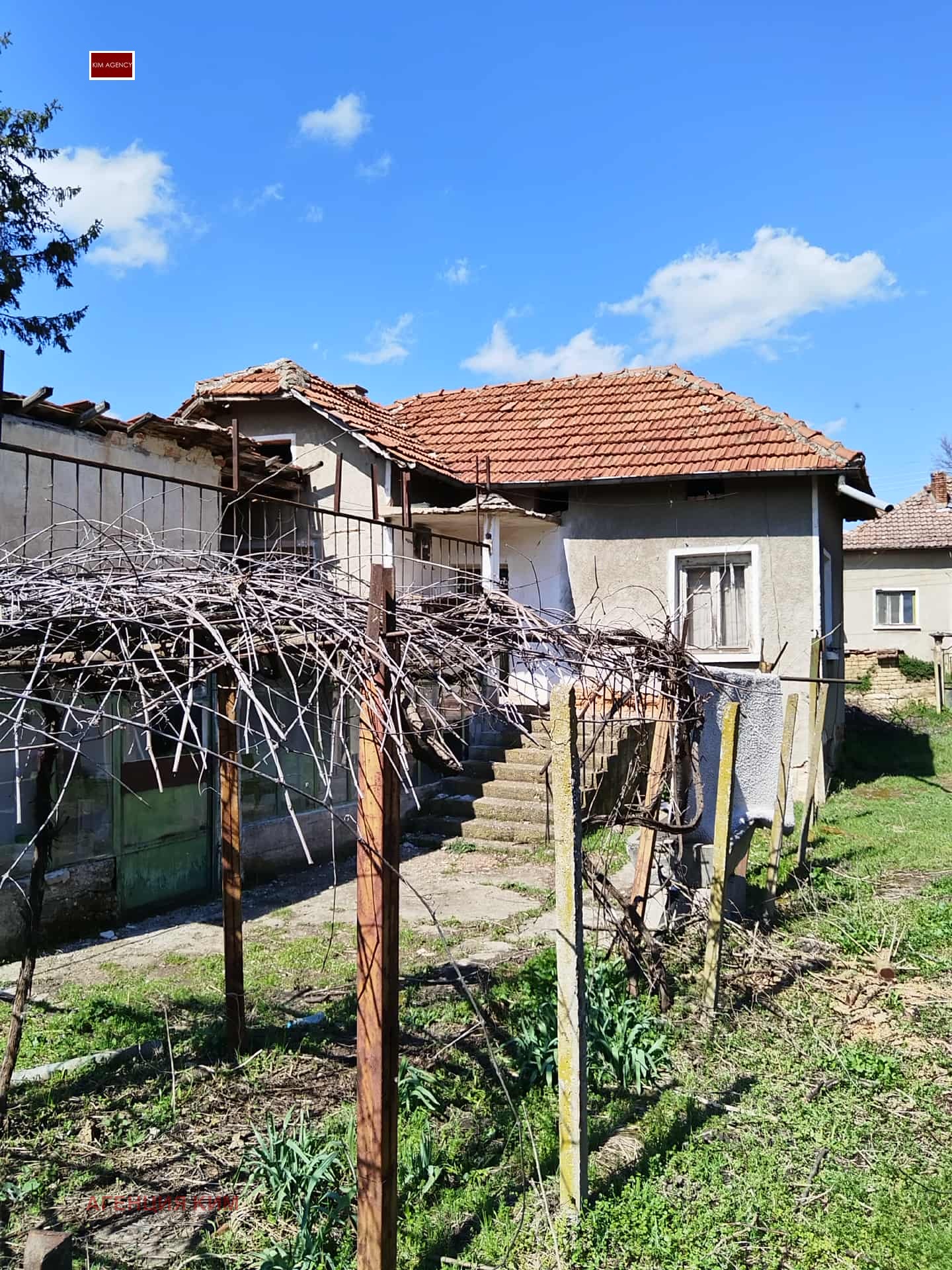 Продава КЪЩА, с. Лесура, област Враца