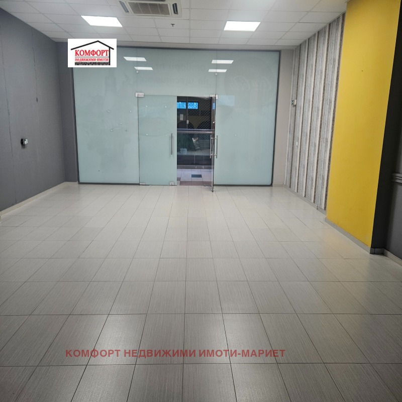 Продава МАГАЗИН, гр. Плевен, Идеален център, снимка 2 - Магазини - 52616347