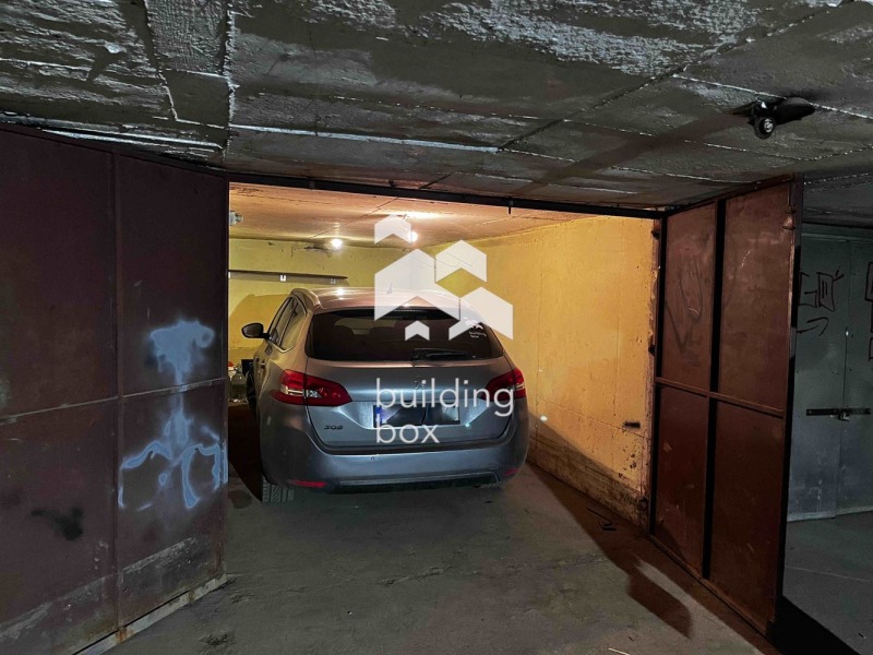 In vendita  Box auto Plovdiv , Kamenitsa 1 , 16 mq | 48412347