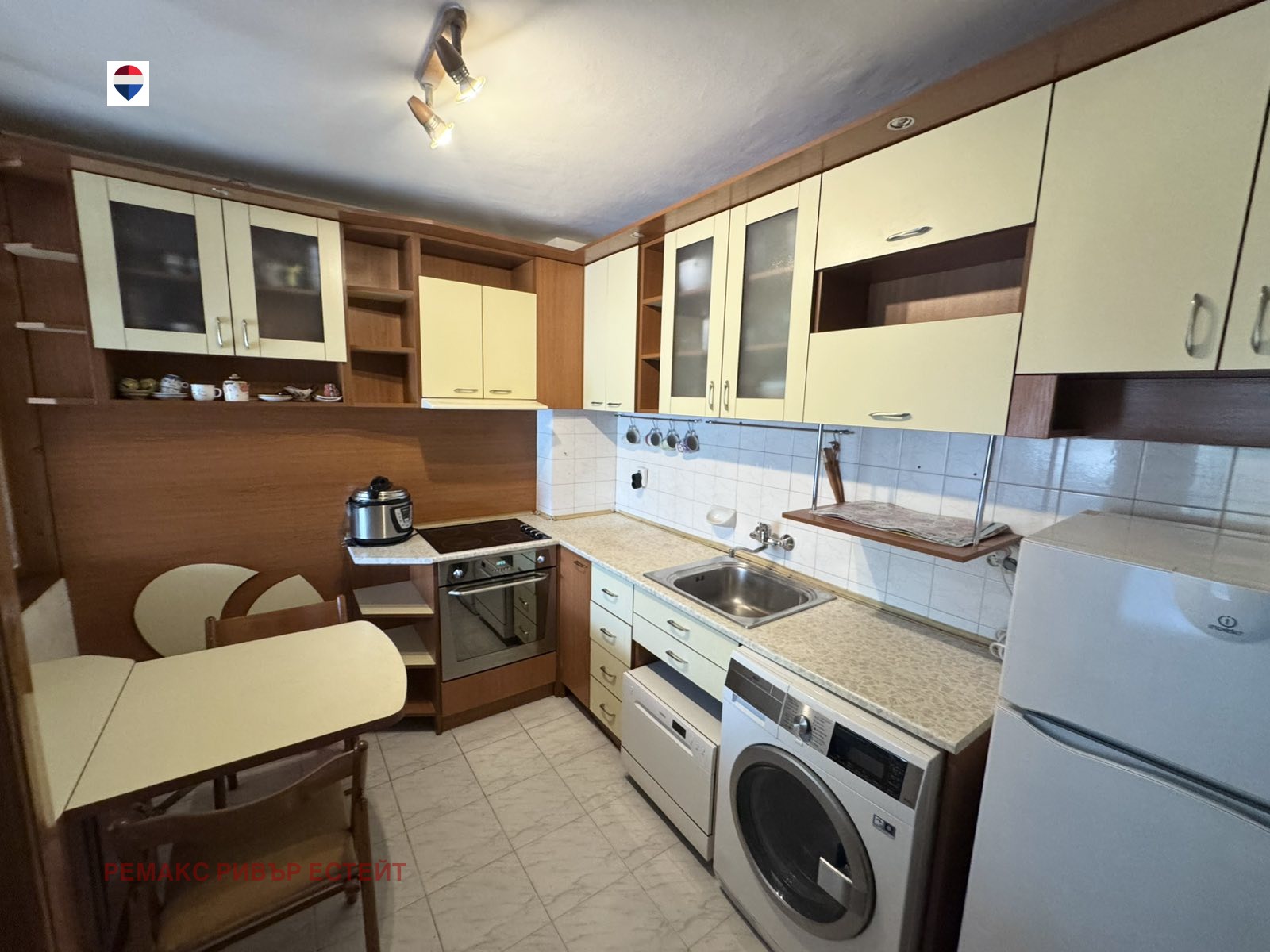 Продава 2-СТАЕН, гр. Русе, Широк център, снимка 2 - Апартаменти - 55654044