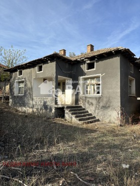 Продажба на имоти в с. Бегунци, област Пловдив - изображение 1 