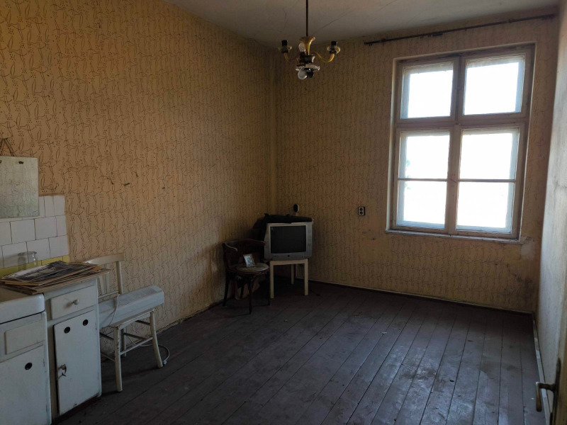 Προς πώληση  Όροφος σπιτιού περιοχή Μοντάνα , Λομ , 220 τ.μ | 11966299 - εικόνα [2]