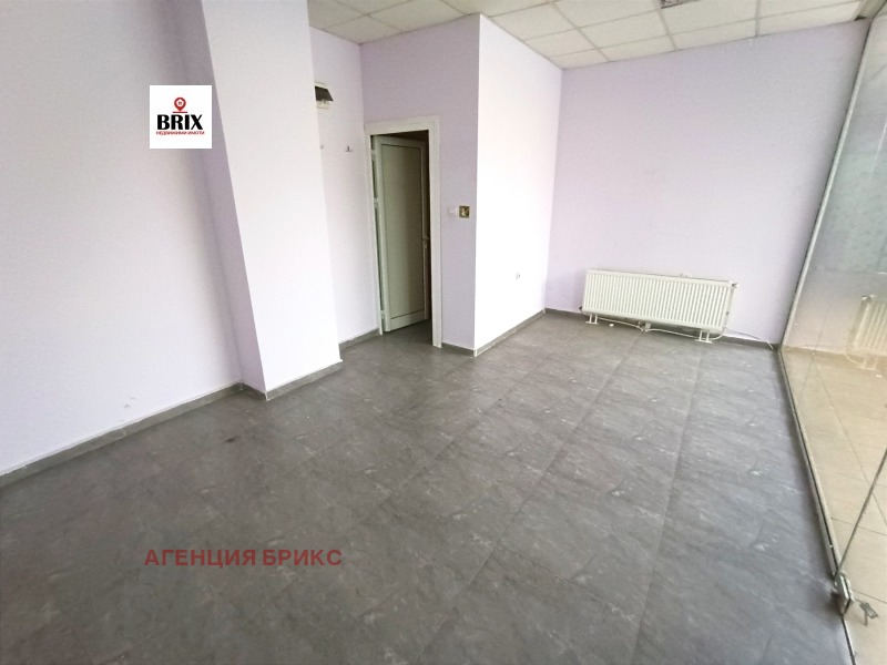 Продава МАГАЗИН в град Русе, Възраждане - 23 кв.м / 32 300 € » 63 173.31 лв., АГЕНЦИЯ БРИКС
