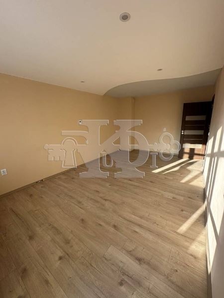 En venta  1 dormitorio Dobrich , Jristo Botev , 64 metros cuadrados | 23328737 - imagen [2]