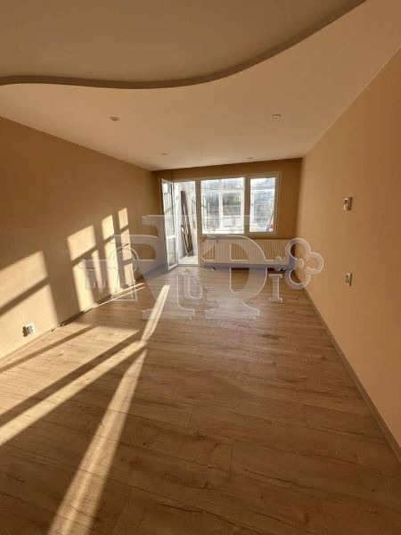 En venta  1 dormitorio Dobrich , Jristo Botev , 64 metros cuadrados | 23328737