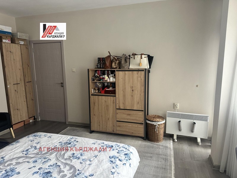 Продава 2-СТАЕН, гр. Кърджали, Център, снимка 5 - Апартаменти - 53227086