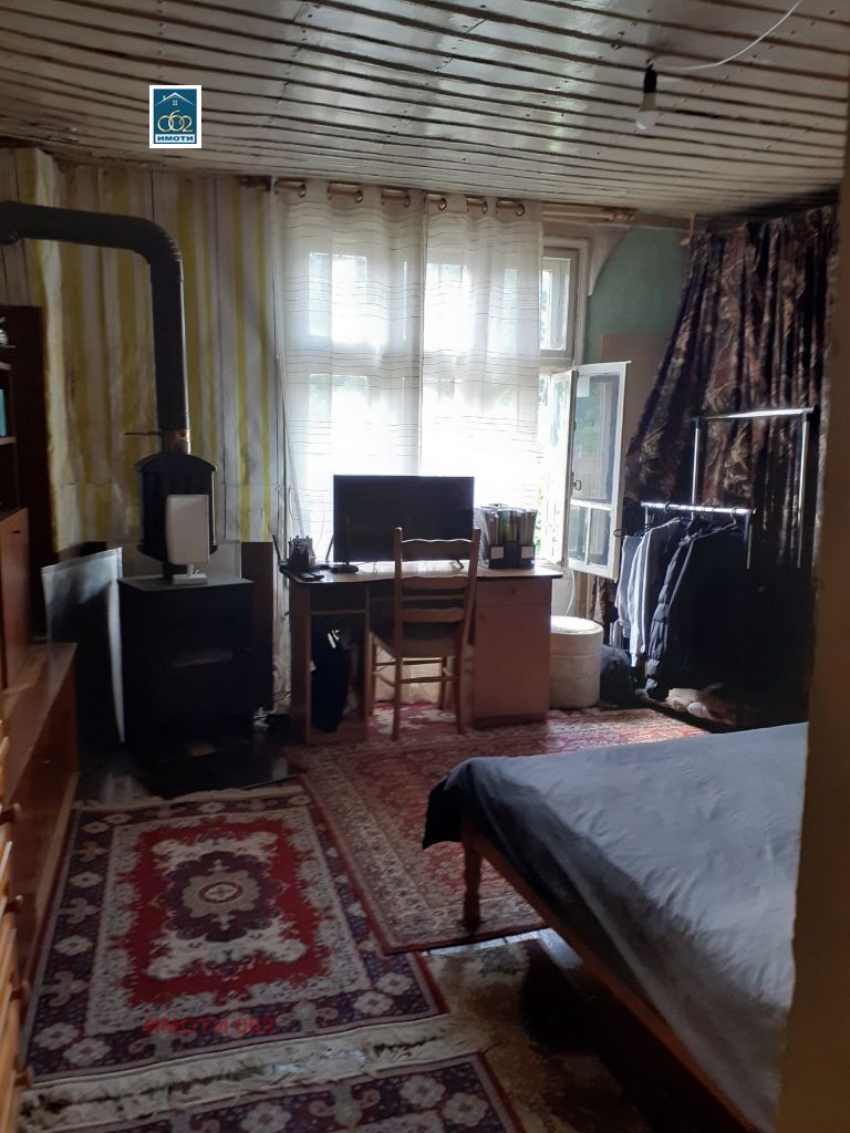 Продава ЕТАЖ ОТ КЪЩА, гр. Велико Търново, Стара част, снимка 2 - Етаж от къща - 54760156