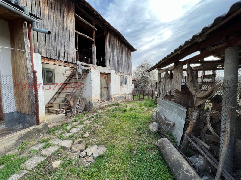 Продава КЪЩА, с. Дерманци, област Ловеч, снимка 8 - Къщи - 52778957