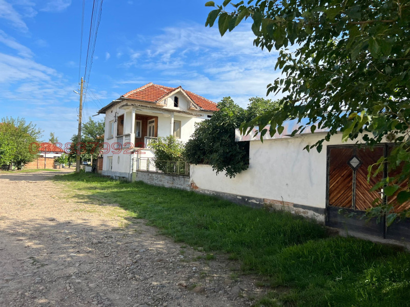 Продава КЪЩА, с. Дерманци, област Ловеч, снимка 2 - Къщи - 52778957