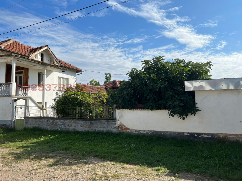 Продава КЪЩА, с. Дерманци, област Ловеч