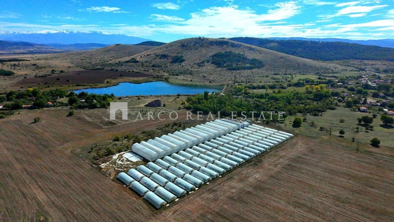 Продава бизнес имот, гр. радомир, област перник