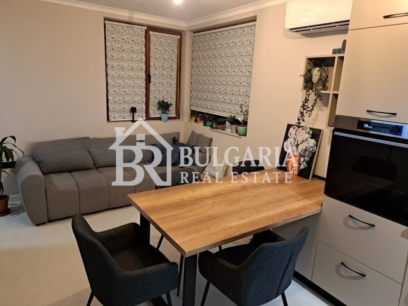 Продава КЪЩА, гр. Свети Влас, област Бургас, снимка 6 - Къщи - 53100087