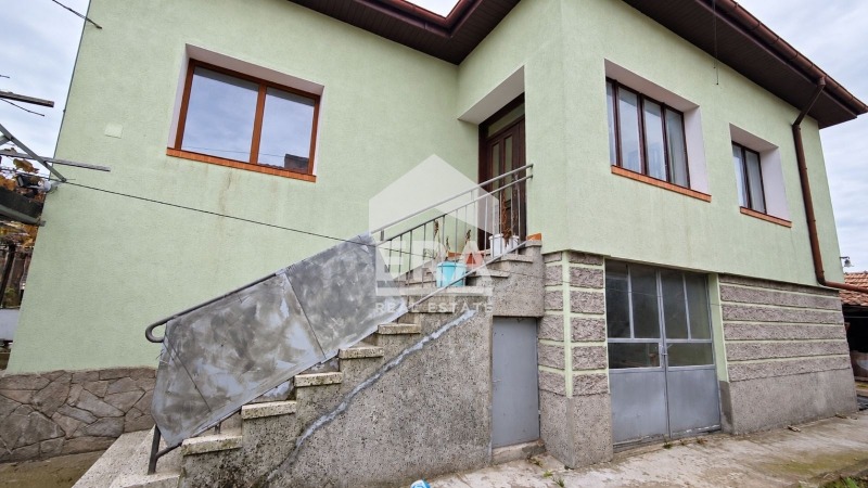 Продава КЪЩА, гр. Омуртаг, област Търговище