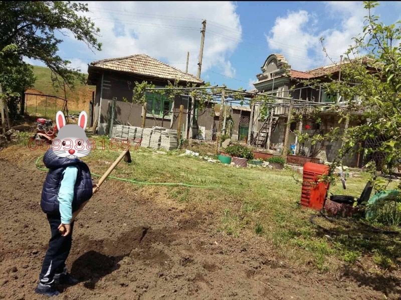 Продава КЪЩА, с. Брестак, област Варна, снимка 2 - Къщи - 53349439