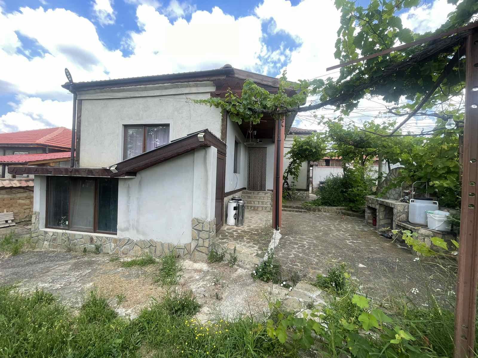 Продава КЪЩА, с. Ловец, област Шумен, снимка 2 - Къщи - 55089689