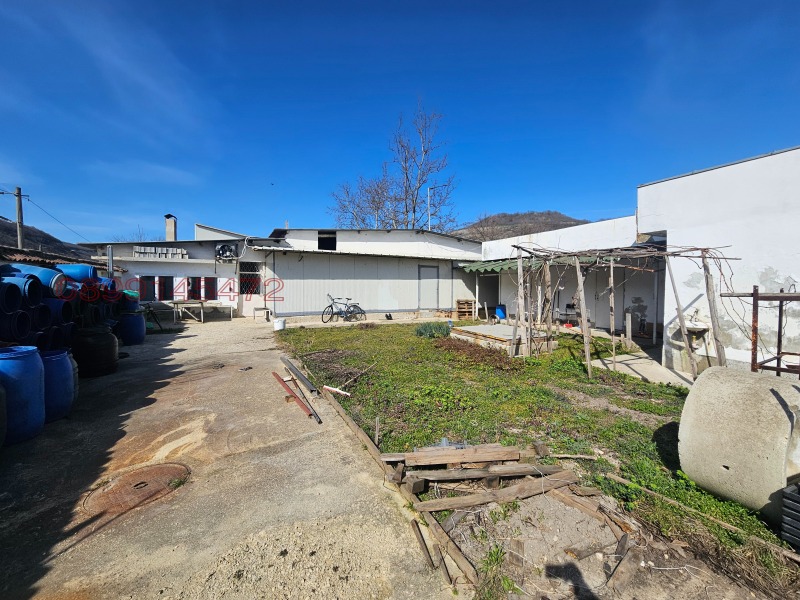 Продава ПРОМ. ПОМЕЩЕНИЕ в област Варна, гр. Провадия - 610 кв.м / 180 000 € » 352 049.40 лв.