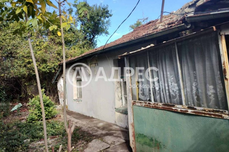 Продава КЪЩА, гр. София, Орландовци, снимка 2 - Къщи - 52391098