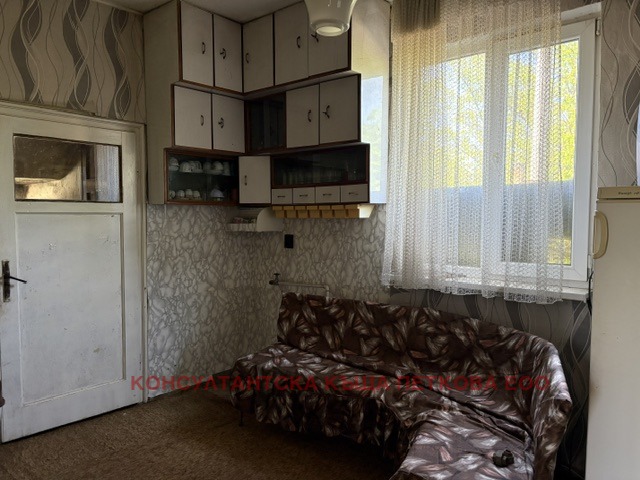 Продава КЪЩА, гр. Левски, област Плевен, снимка 9 - Къщи - 54400985